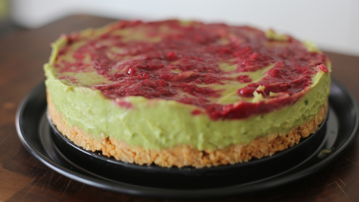 Slide avocado kuchen side